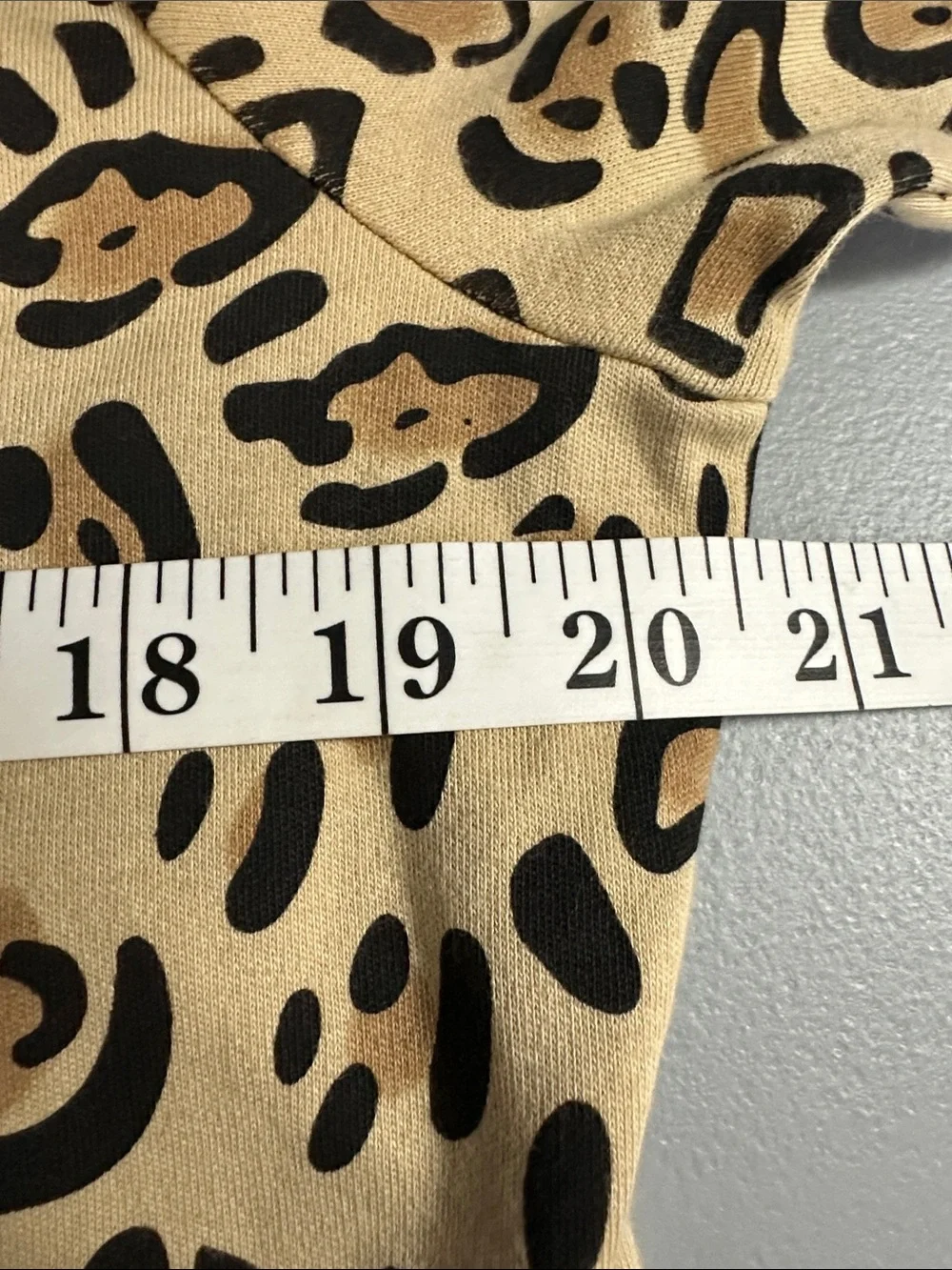 ⭐️DG2 by Diane Gilman Leopard Print Long Sleeve Top with Gold Beaded V-Neck